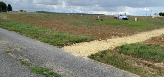 Terrain à bâtir à Beaumont-la-Ronce, Centre-Val de Loire